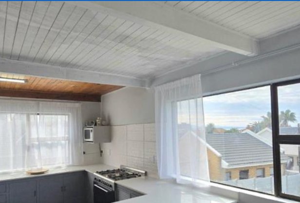 6 Bedroom Property for Sale in Bayview Western Cape